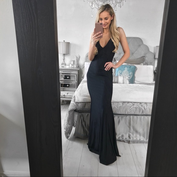 Black V-Neck Halter Maxi Bodycon Backless Dress - Picture 3 of 9